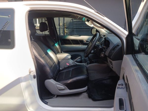 2011-Toyota-Hilux-30-D-4D-Raider-Xtra-Cab image:7