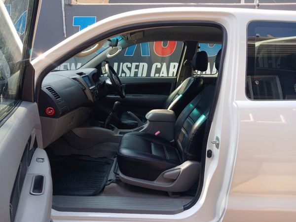 2011-Toyota-Hilux-30-D-4D-Raider-Xtra-Cab image:8