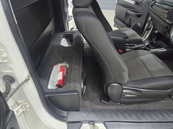 2018-Toyota-Hilux-24-GD-6-Raised-Body-SRX-Extended-Cab image:10