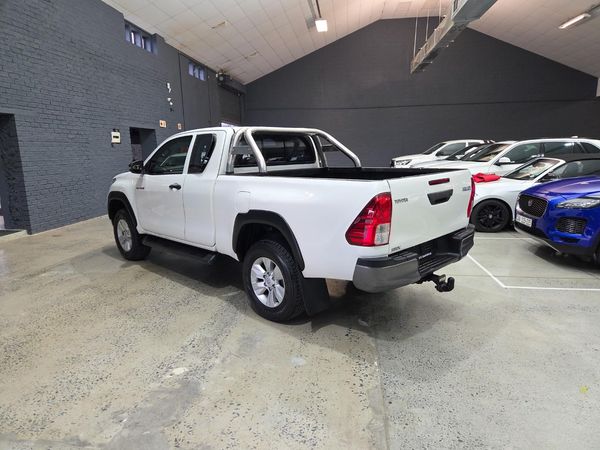 2018-Toyota-Hilux-24-GD-6-Raised-Body-SRX-Extended-Cab image:11