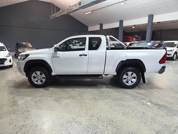 2018-Toyota-Hilux-24-GD-6-Raised-Body-SRX-Extended-Cab image:13