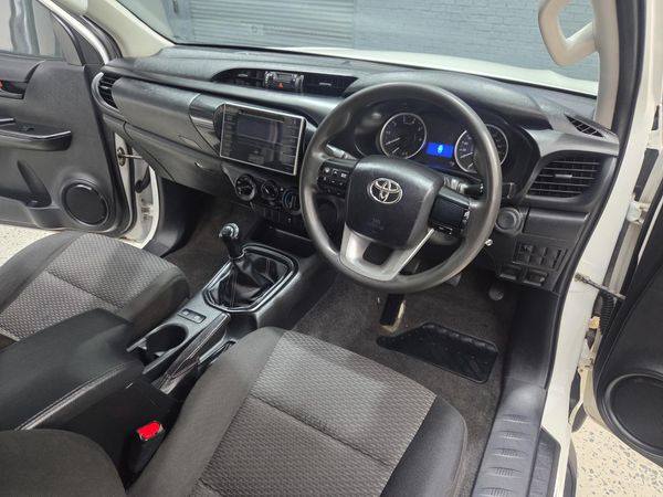 2018-Toyota-Hilux-24-GD-6-Raised-Body-SRX-Extended-Cab image:4