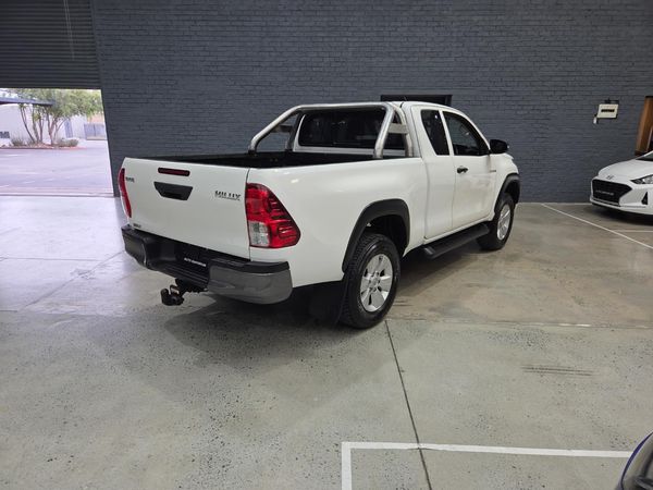 2018-Toyota-Hilux-24-GD-6-Raised-Body-SRX-Extended-Cab image:7