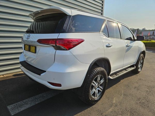 2021-Toyota-Fortuner-24-GD-6-Raised-Body-Auto image:1