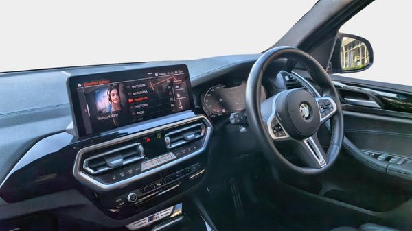 2024-BMW-X3-M40i image:9