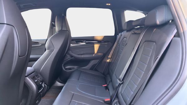 2024-BMW-X3-M40i image:13
