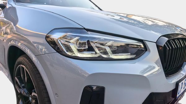 2024-BMW-X3-M40i image:17