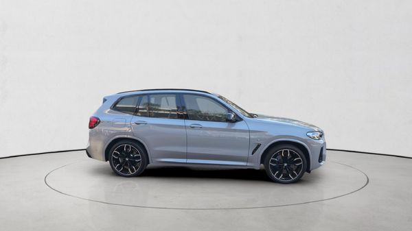 2024-BMW-X3-M40i image:2