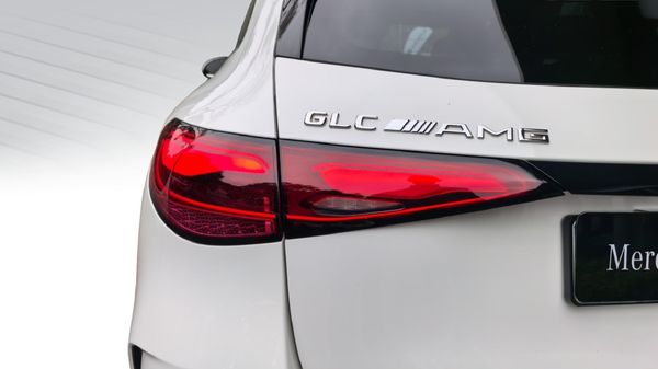 2025-Mercedes-Benz-GLC-220D-4Matic image:18