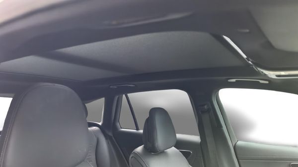2025-Mercedes-Benz-GLC-220D-4Matic image:19