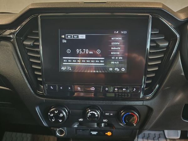 2024-Isuzu-D-Max-19-DDI-HR-X-Rider-Auto-Double-Cab image:15