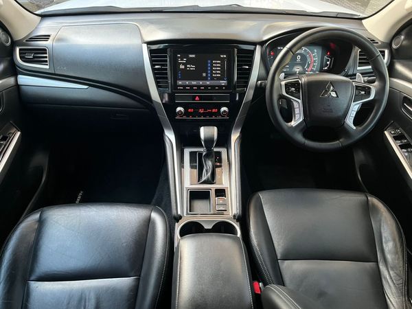 2022-Mitsubishi-Pajero-Sport-24D-Auto image:6
