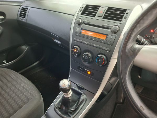 2012-Toyota-Corolla-16-Professional image:9