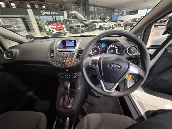 2017-Ford-Fiesta-10-EcoBoost-Trend-Auto-5-dr image:11
