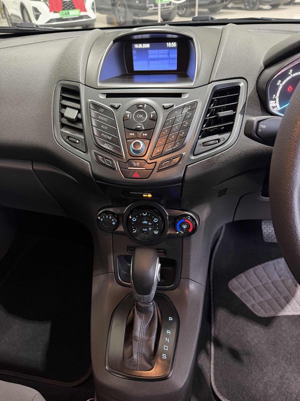 2017-Ford-Fiesta-10-EcoBoost-Trend-Auto-5-dr image:12