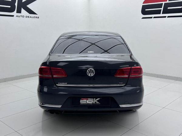 2012-Volkswagen-Passat-18-TSI-Comfortline-Auto-118kW image:3