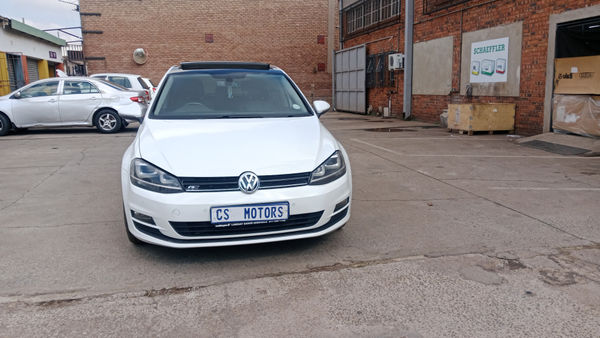 2016-Volkswagen-Golf-VII-20-TDI-Highline-Auto image:1