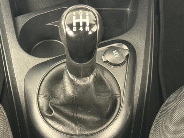 2016-Ford-Figo-14-TDCi-Ambiente image:10