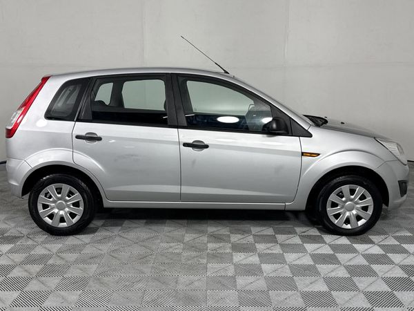 2016-Ford-Figo-14-TDCi-Ambiente image:15