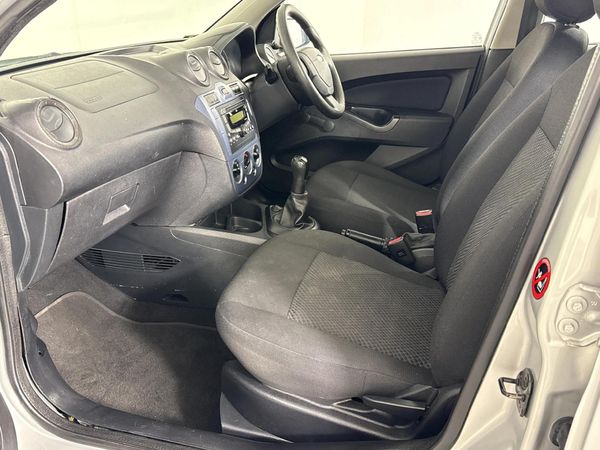 2016-Ford-Figo-14-TDCi-Ambiente image:8
