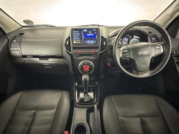 2021-Isuzu-Mu-x-30D-Auto image:1