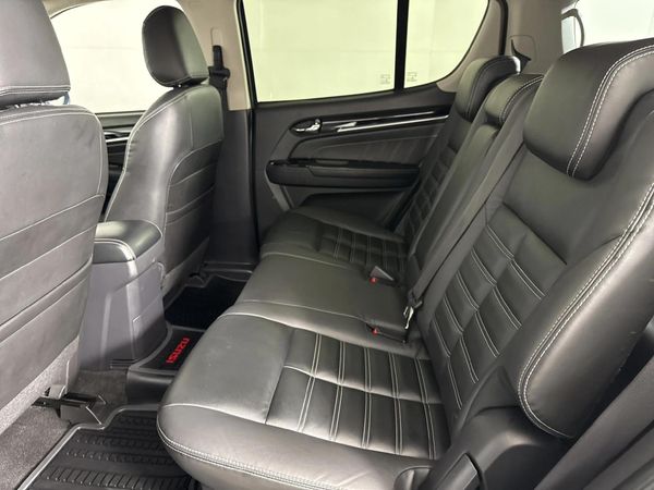 2021-Isuzu-Mu-x-30D-Auto image:3