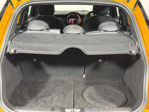 2015-MINI-Hatch-Cooper-5-dr image:12