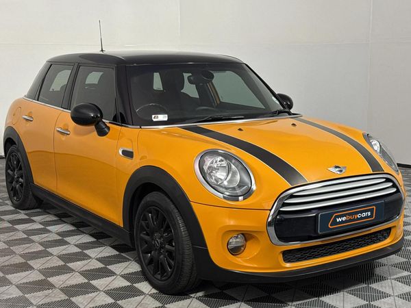 2015-MINI-Hatch-Cooper-5-dr image:14