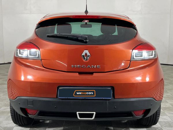 2012-Renault-Megane-III-Coupe-16-Dynamique-LTD image:9