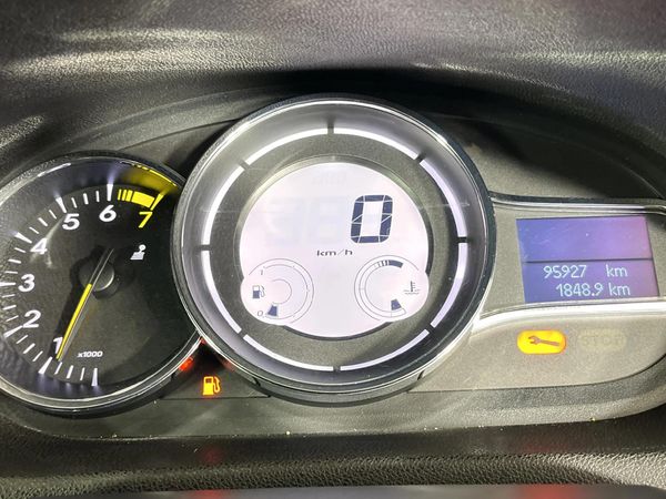 2012-Renault-Megane-III-Coupe-16-Dynamique-LTD image:1