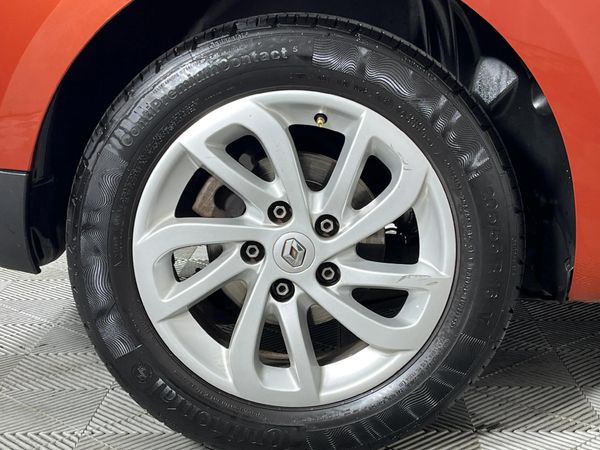 2012-Renault-Megane-III-Coupe-16-Dynamique-LTD image:5
