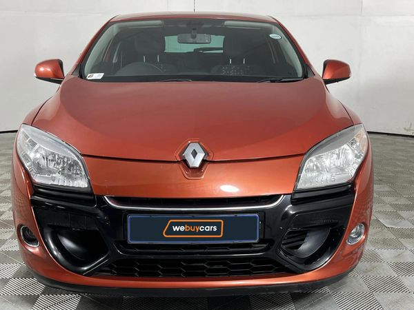 2012-Renault-Megane-III-Coupe-16-Dynamique-LTD image:6
