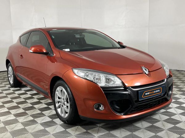 2012-Renault-Megane-III-Coupe-16-Dynamique-LTD image:7