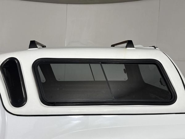 2010-Opel-Corsa-Utility-14i-Club image:7