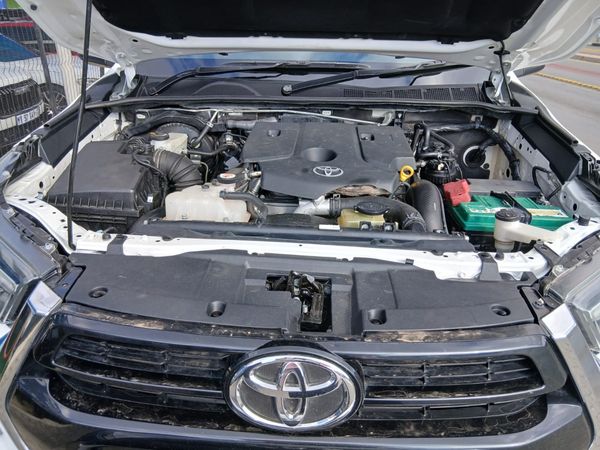 2016-Toyota-Hilux-28-GD-6-Raider-4x4-Double-Cab image:12