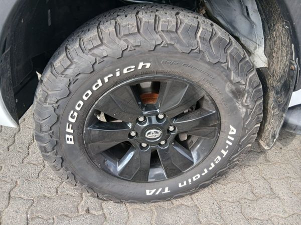 2016-Toyota-Hilux-28-GD-6-Raider-4x4-Double-Cab image:13