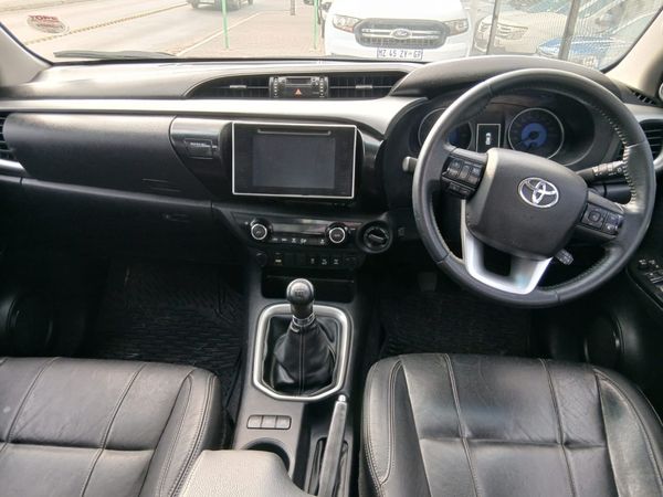 2016-Toyota-Hilux-28-GD-6-Raider-4x4-Double-Cab image:3