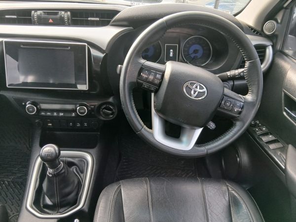 2016-Toyota-Hilux-28-GD-6-Raider-4x4-Double-Cab image:4
