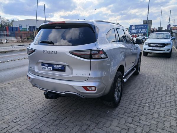 2023-Isuzu-Mu-x-30D-LS-4x4-Auto image:11