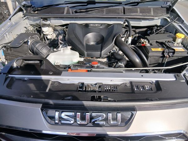 2023-Isuzu-Mu-x-30D-LS-4x4-Auto image:12