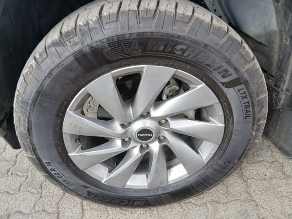 2023-Isuzu-Mu-x-30D-LS-4x4-Auto image:13