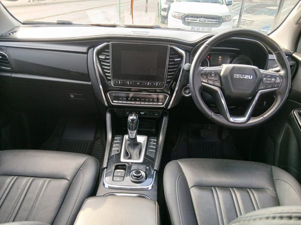 2023-Isuzu-Mu-x-30D-LS-4x4-Auto image:3