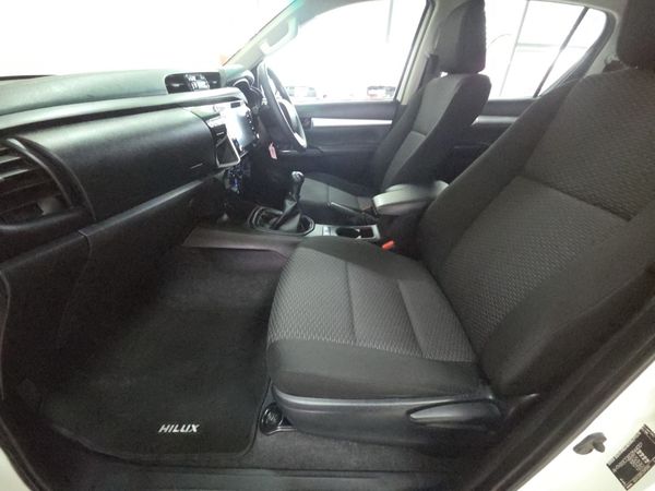 2021-Toyota-Hilux-Hilux-Double-Cab-24GD6-4X4-RAI-MT image:18