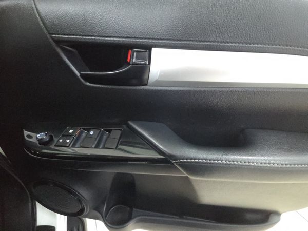 2021-Toyota-Hilux-Hilux-Double-Cab-24GD6-4X4-RAI-MT image:21