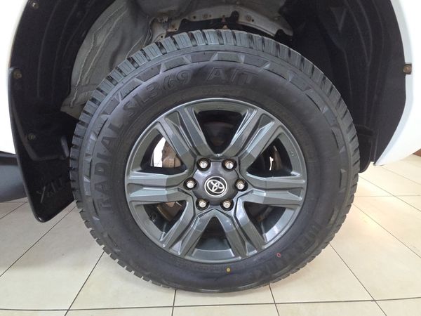 2021-Toyota-Hilux-Hilux-Double-Cab-24GD6-4X4-RAI-MT image:5