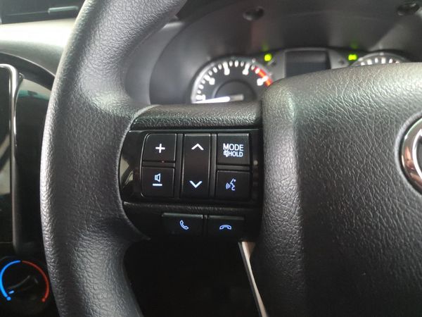 2021-Toyota-Hilux-Hilux-Double-Cab-24GD6-4X4-RAI-MT image:8