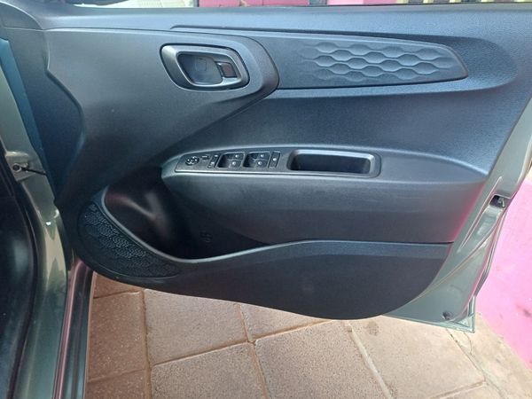 2024-Hyundai-Grand-i10-10-Fluid image:9