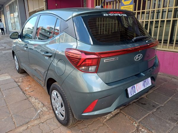 2024-Hyundai-Grand-i10-10-Fluid image:6