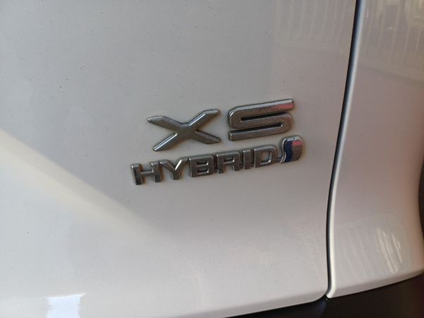 2024-Toyota-Corolla-Cross-18-XS-Hybrid image:9