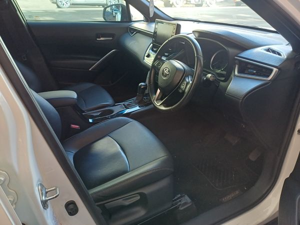 2024-Toyota-Corolla-Cross-18-XS-Hybrid image:11